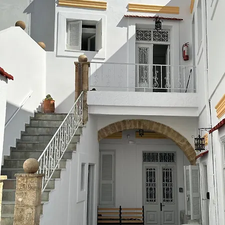 בית הארחה Tramonto Rhodes City